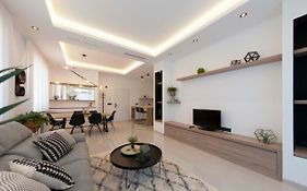 Apartamentos La Laguna II Luxury Apartments